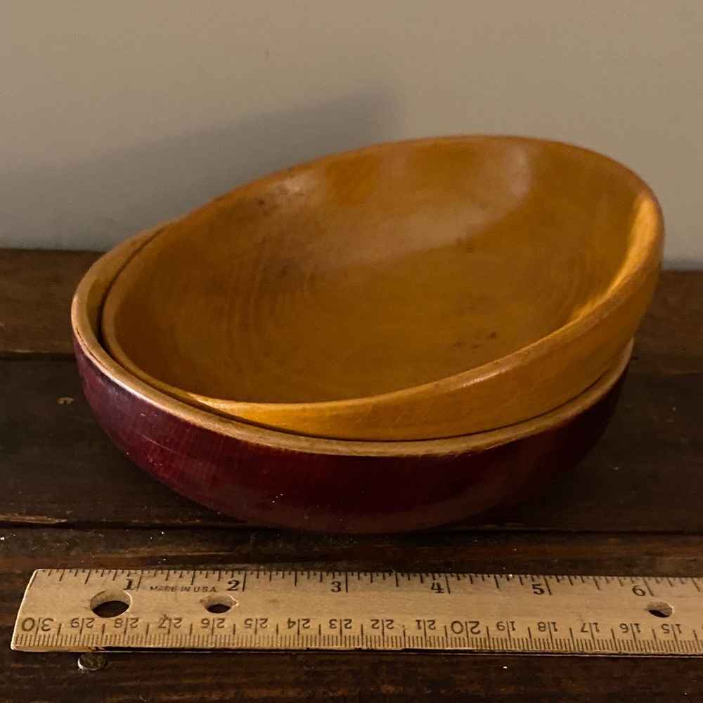 Vintage Wooden Bowls Set in Natural and Red